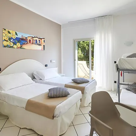 ホテル Cdshotels - Citta Del Mare 4*